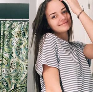 Meet your Posher, Raegan